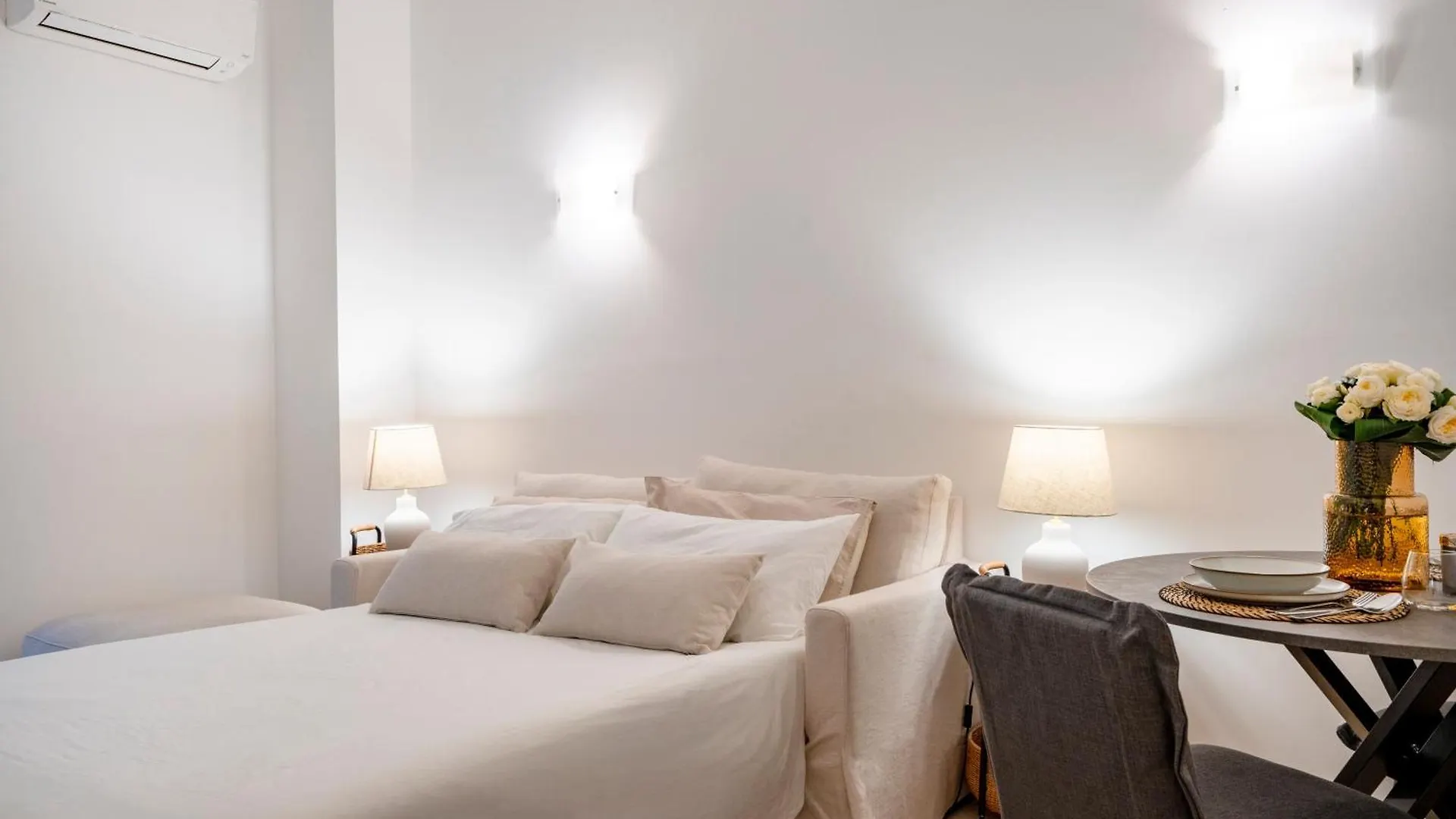 Luxury Suite In Bari Center Apartment